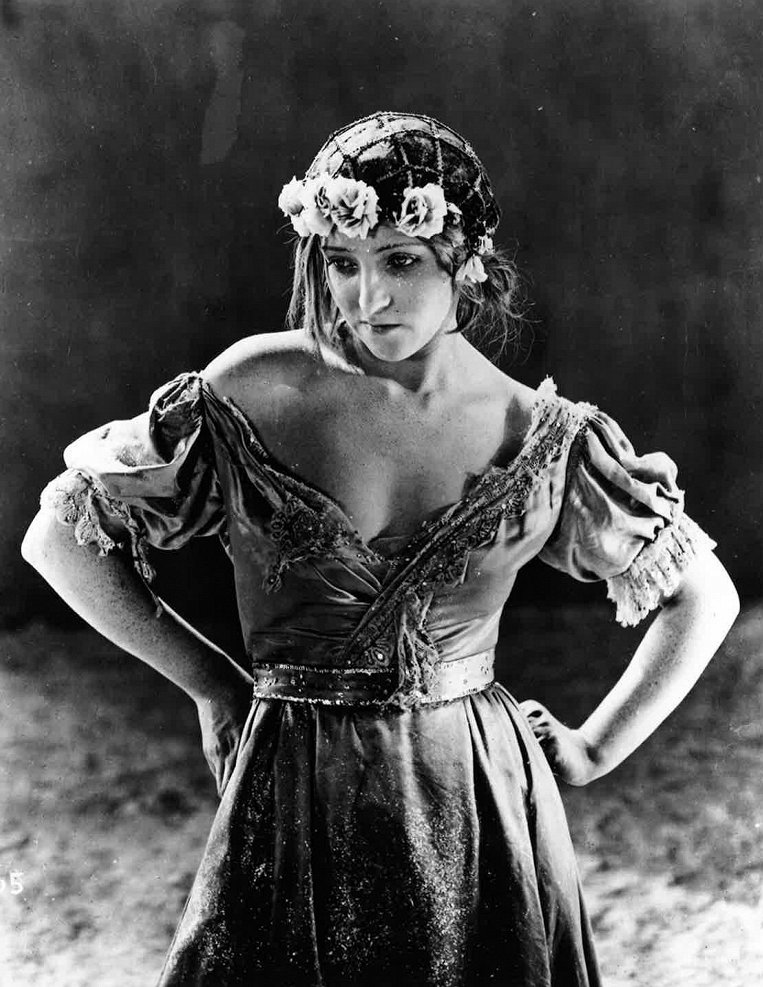 Sandra Milovanoff in Les misérables (1925)