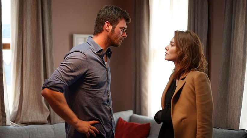 Kivanç Tatlitug and Elçin Sangu in Çarpisma (2018)