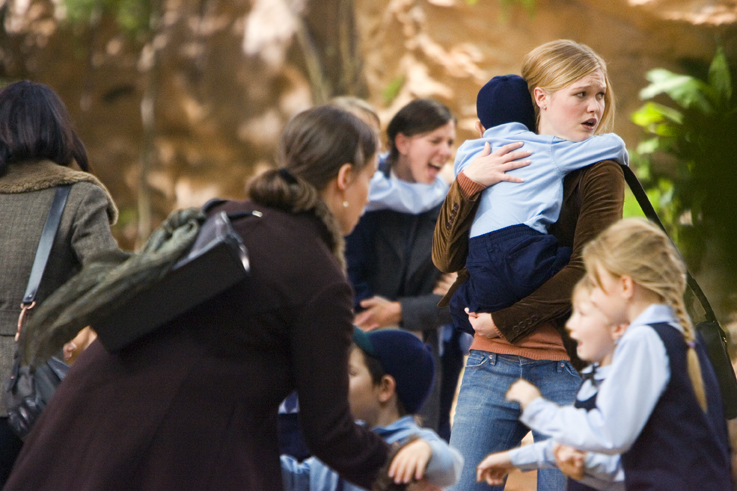 Julia Stiles and Tomas Wooler in The Omen (2006)