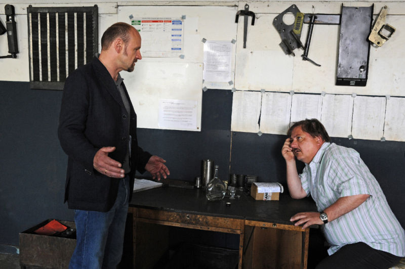 Oliver Stokowski and Jürgen Tarrach in Das Geheimnis in Siebenbürgen (2010)