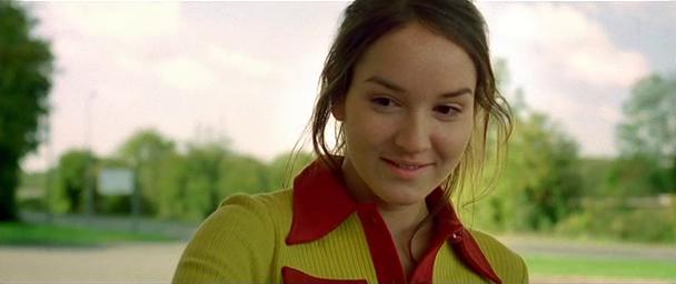 Anaïs Demoustier in Donne-moi la main (2008)