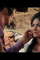 Gabriella Giorgelli and Robert Woods in Il mio nome è Mallory... M come morte (1971)