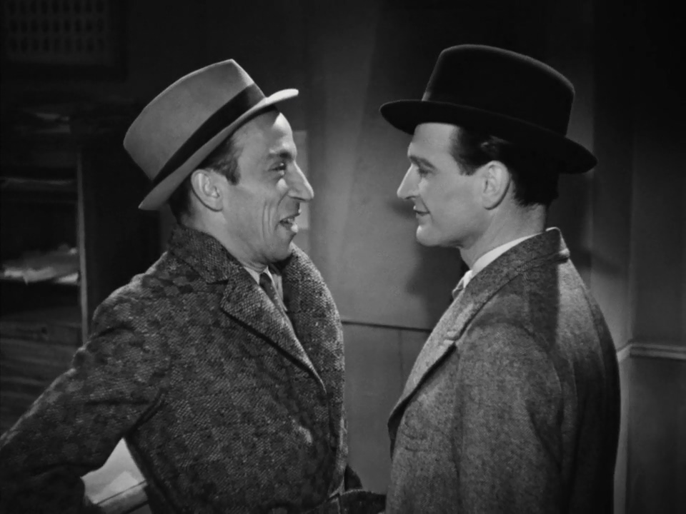 Raymond Bussières and Pierre Fresnay in L'assassin habite... au 21 (1942)