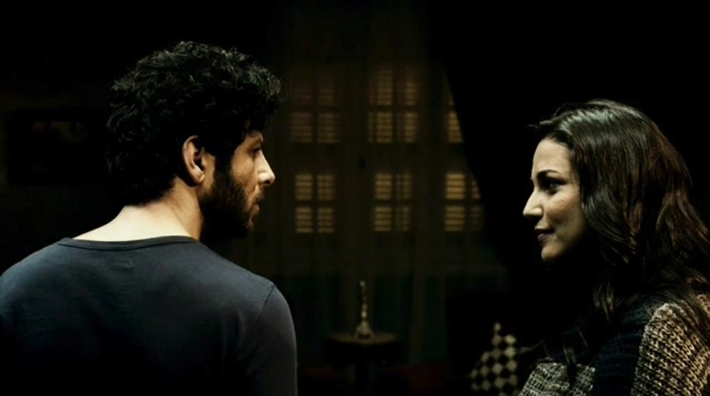 Dorra Zarrouk and Eyad Nassar in Mesawar Qateel (2012)