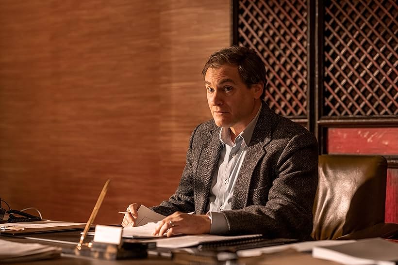 Michael Stuhlbarg in Dopesick (2021)