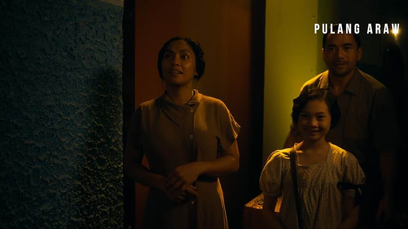 Cassandra Lavarias, Neil Ryan Sese, and Rochelle Pangilinan in Pulang araw (2024)