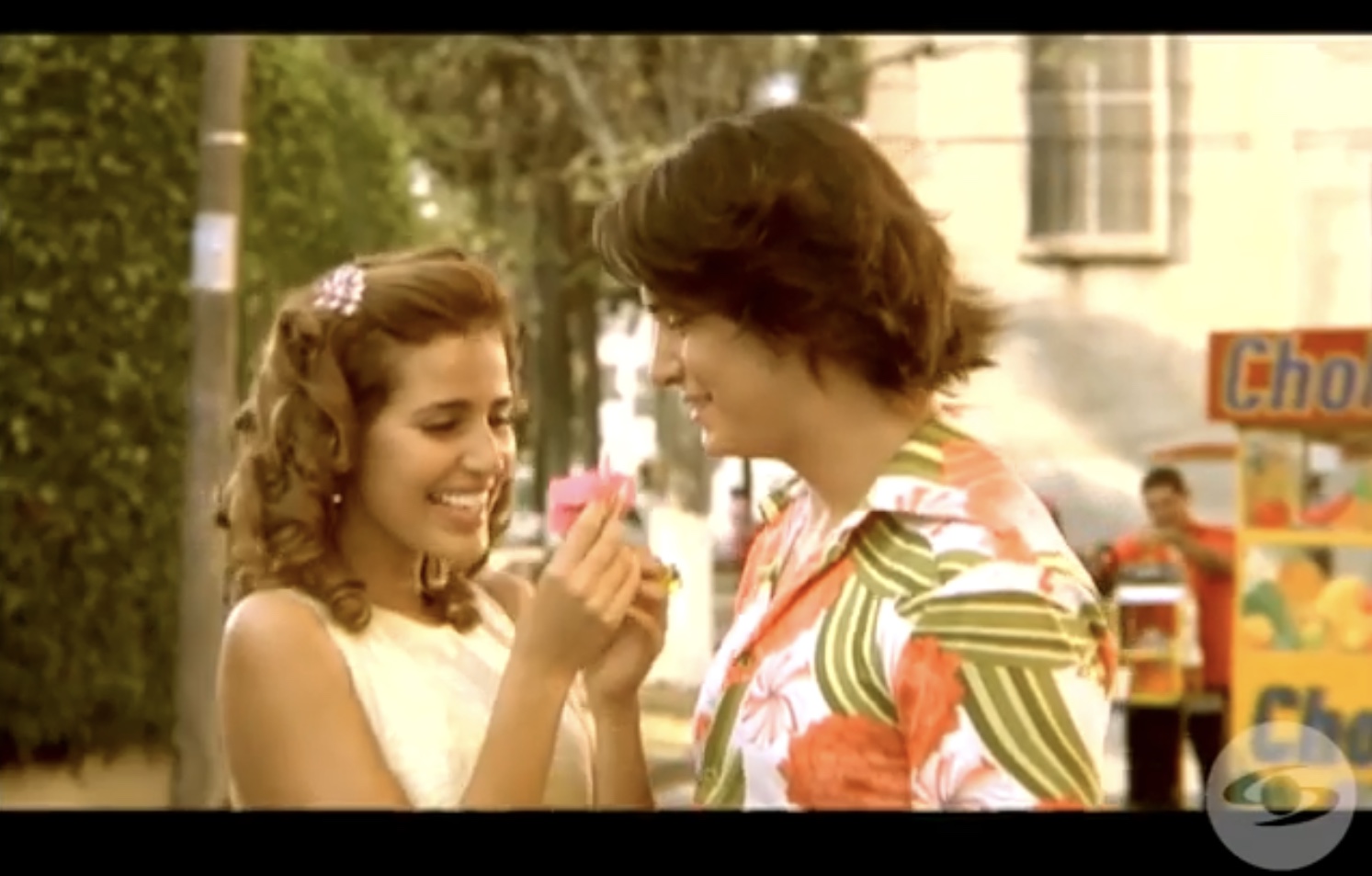 Dina Zalloum and Claudio Cataño in La sucursal del cielo (2008)