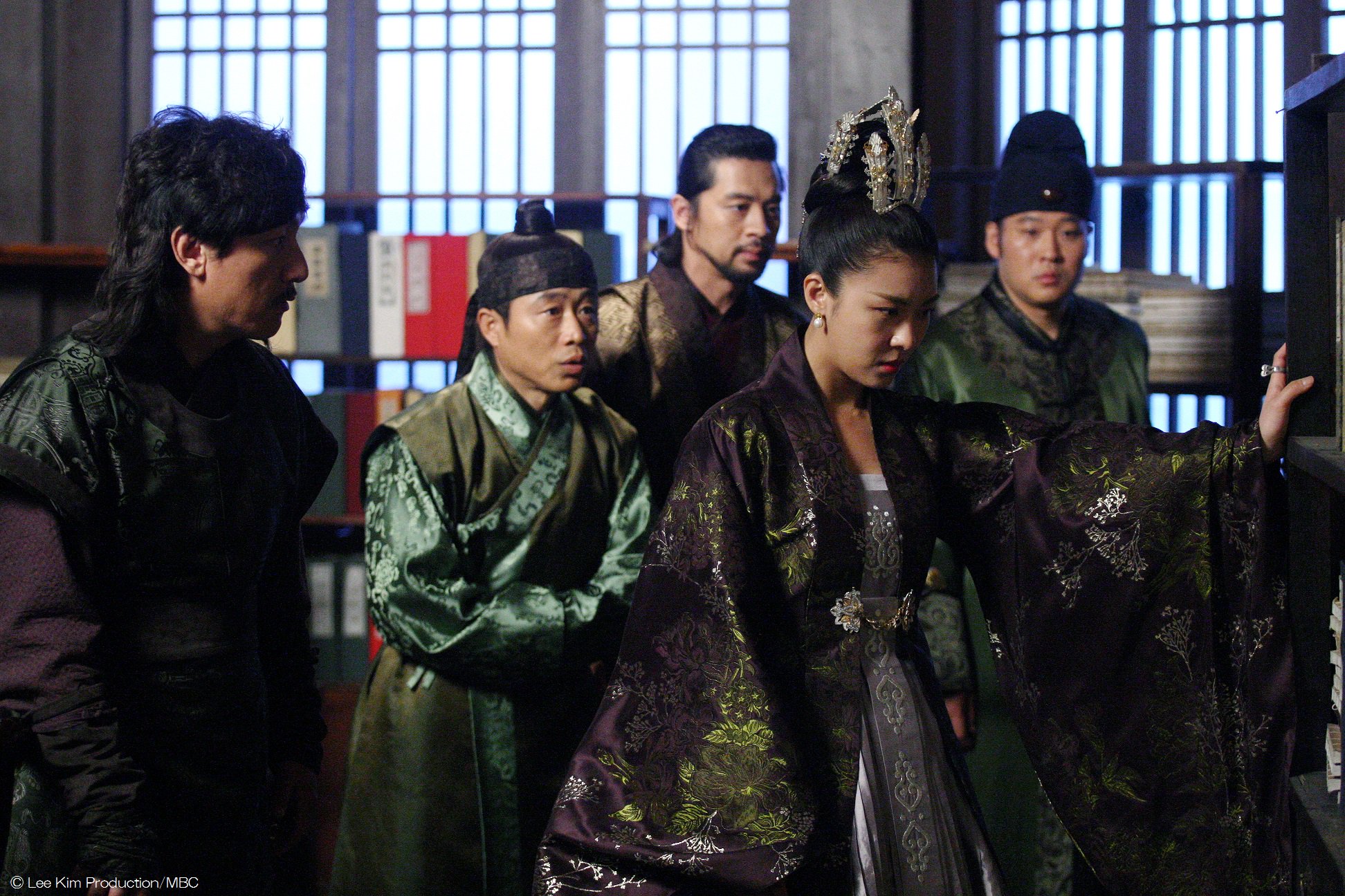 Ha Ji-Won, Lee Mun-shik, Kwon Oh-jung, Yun Yong-hyeon, and Choi Moo-seong in Empress Ki (2013)