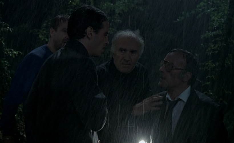 Michel Duchaussoy and Michel Piccoli in Milou en mai (1990)