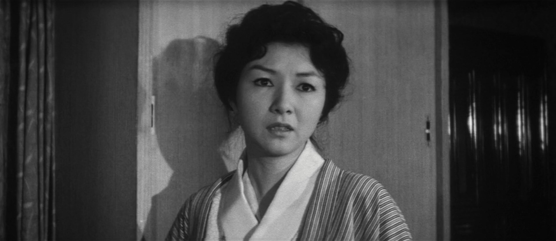 Hideko Takamine in Onna ga kaidan wo agaru toki (1960)