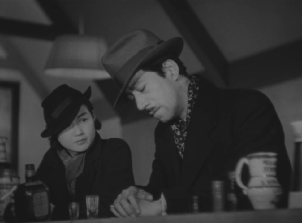 Michiko Kuwano and Tatsuo Saitô in Shukujo wa nani o wasureta ka (1937)