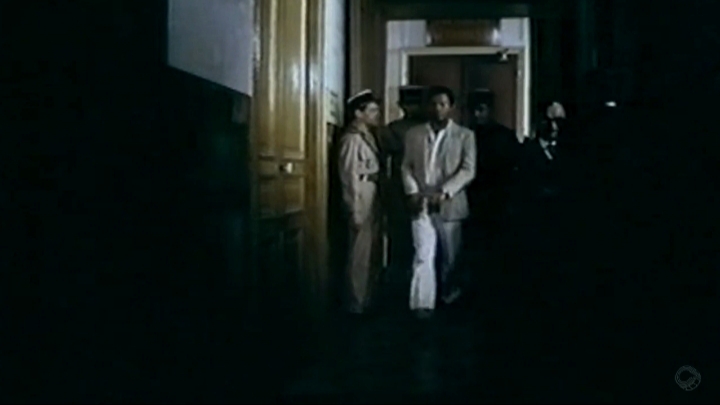 Marcello Mastroianni in Lo straniero (1967)