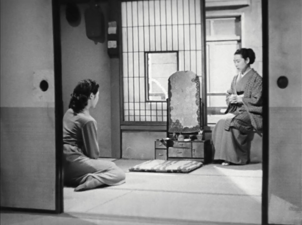 Kyôko Kagawa and Kinuyo Tanaka in Ginza keshô (1951)