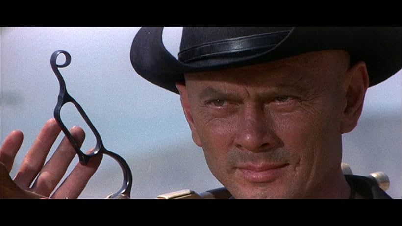 Yul Brynner in Indio Black, sai che ti dico: Sei un gran figlio di... (1970)