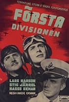 Hasse Ekman, Lars Hanson, and Stig Järrel in Första divisionen (1941)