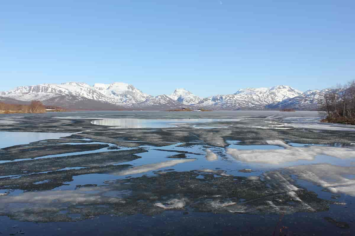 Skogfjordvannet, Ringvassøy