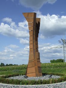 Skulptur J2P-IVE auf dem Seewiesenkreisel in Edenkoben