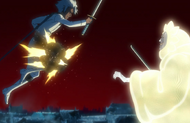 Mayuri detonates a pad on Hitsugaya's knee.