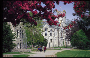 Queen's University, the school Banting most likely represents.