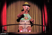 Henry as he appears in the Country Bear Vacation Hoedown