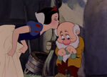 Snow-white-disneyscreencaps.com-7690