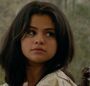 Lisa london (Selena Gomez) en la segunda versión de In Dubious Battle.