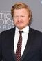 Voz recurrente de Jesse Plemons.