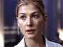 Dra. Samantha Grimm (Rosamund Pike) en Doom.