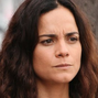 Teresa Mendoza (Alice Braga) en La reina del sur (doblaje de Miami).