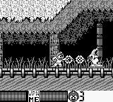 Mega Man utilizando Metal Blade en "Mega Man II", Game Boy.