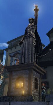 MakosStatue