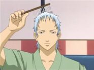 Gintoki passando por um momento difícil, aqueda de seu cabelo.