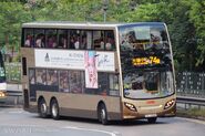 74B線首航當日派出Enviro500 MMC（ATENU）行走