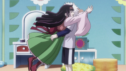 Alluka hugging Killua