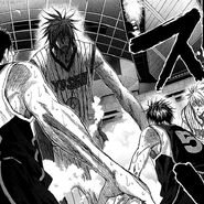 Murasakibara arrives in offensive transition