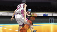 Kuroko almost steals the ball from Himuro