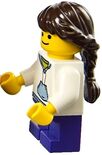 10218-minifig4