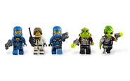 The figures included in the set, excluding the Alien Clinger, which is not identified as a minifigure