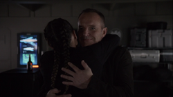 36-CoulsonYoYo Hug