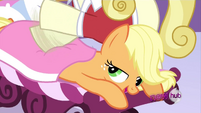 Applejack relaxing S2E23