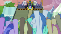 Ponies cheering S4E22