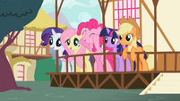 Ponies excited S02E07