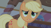 Applejack scared S01E09