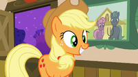 Applejack smiling S3E8