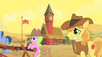 Scared Braeburn S01E21