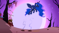 Luna flying S3E6