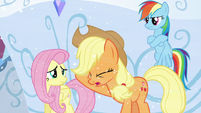 Applejack facehoof S6E2