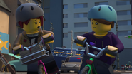 Ninjago–Papergirl–4’20”