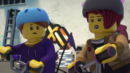 Ninjago–Papergirl–0’46”