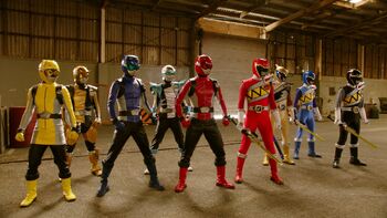 BeastMorphersDinoChargeTeamUp